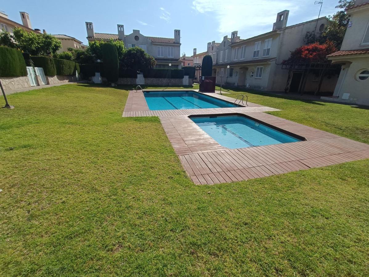 Cambrils Adosado Con Piscina 4 Habitaciones, 8 Huespedes Eksteriør billede